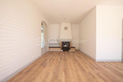 Maison - 94 m² - 5 pièces