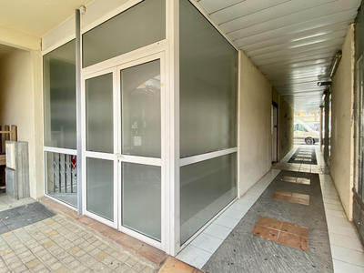 Local commercial - 123 m² - 2 pièces