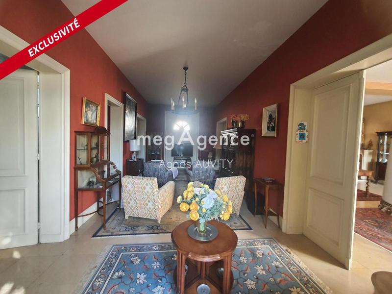 Maison - 300 m² - 10 pièces