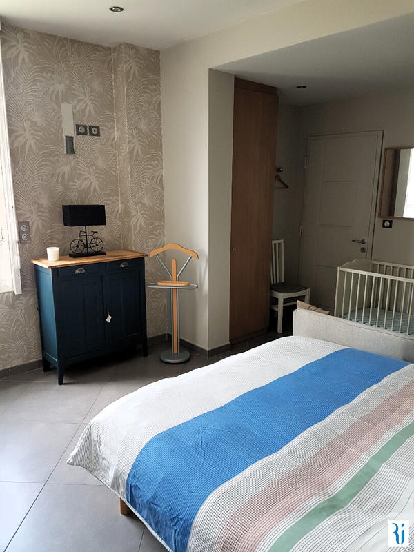 Maison - 225 m² - 8 pièces