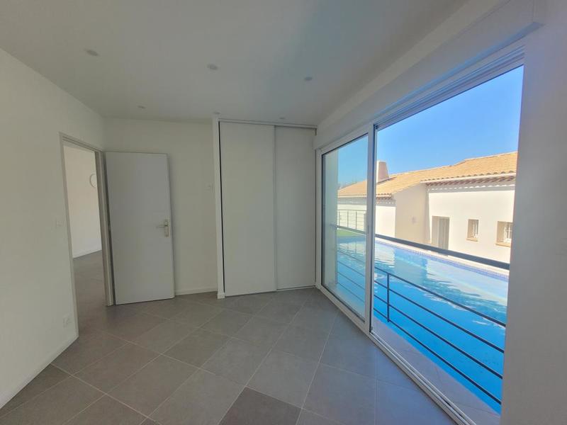 Maison - 256 m² - 8 pièces