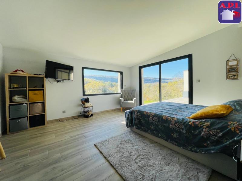 Maison contemporaine - 270 m² - 4 pièces