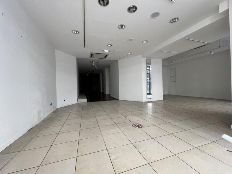 Local commercial - 200 m²