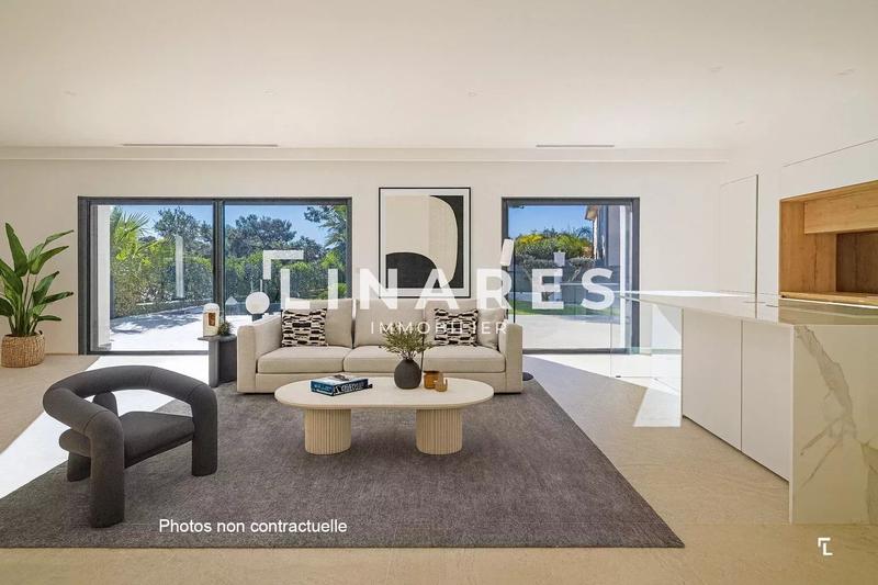 Maison - 234 m² - 7 pièces