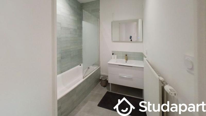 Chambre - 77 m² - 1 pièce