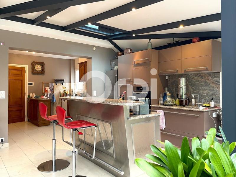 Maison - 178 m² - 6 pièces