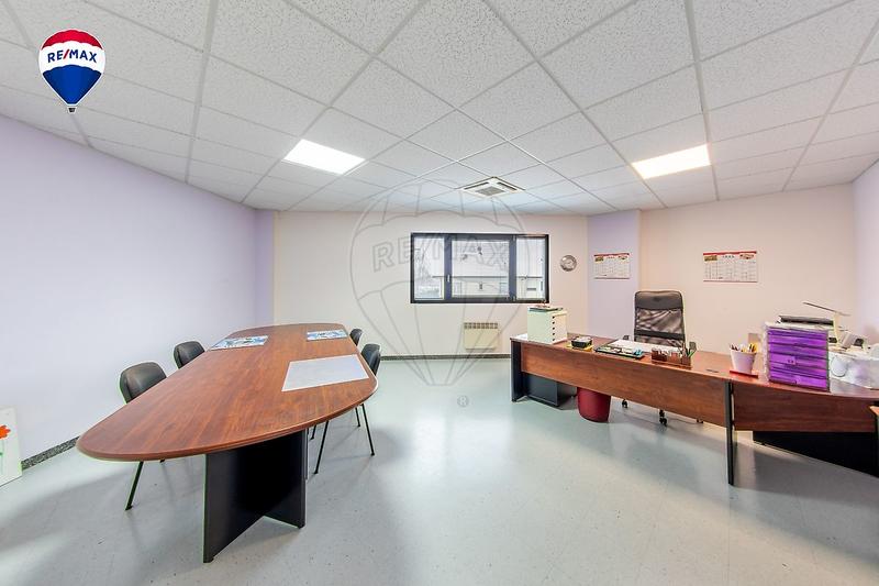 Local commercial - 119 m² - 4 pièces