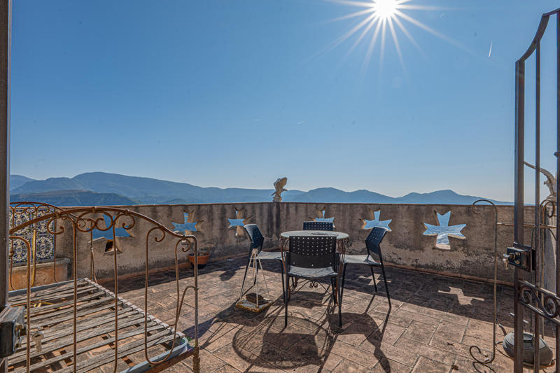 Maison - 343 m² - 12 pièces