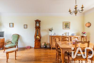 Maison - 93 m² - 5 pièces