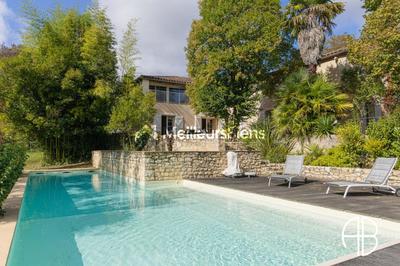 Maison - 288 m² - 13 pièces