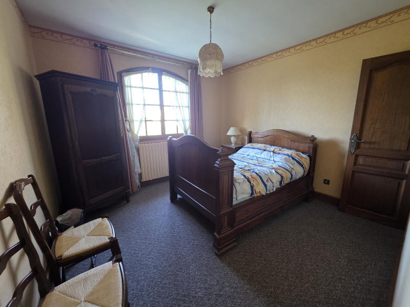 Maison - 254 m² - 8 pièces