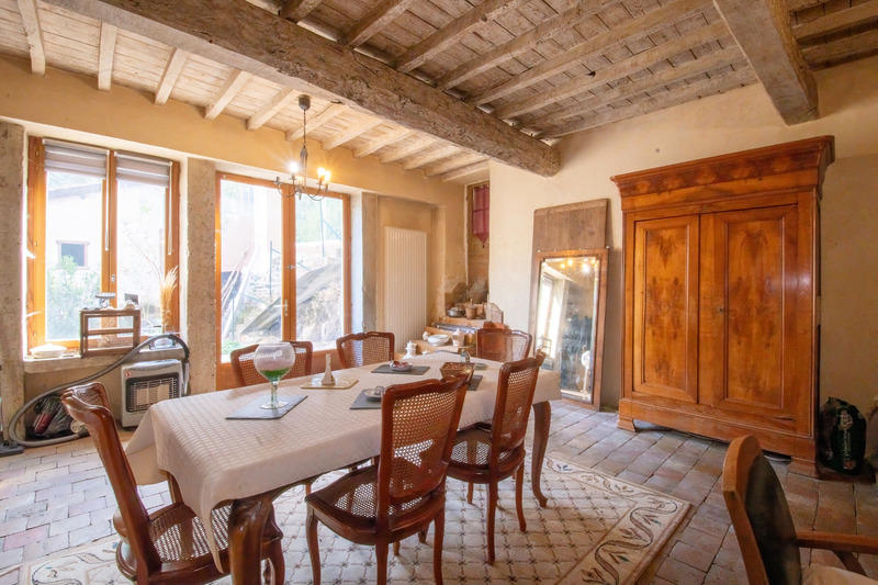 Maison - 275 m² - 8 pièces