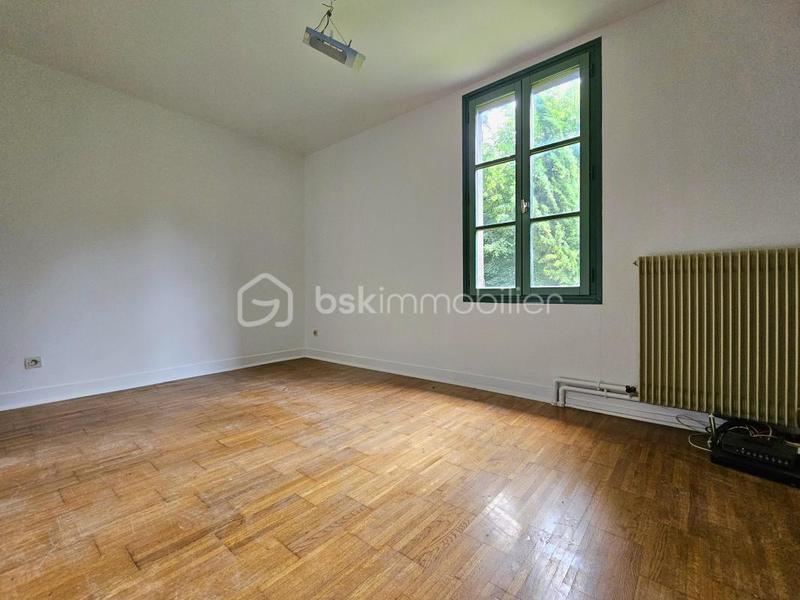 Moulin - 196 m² - 8 pièces