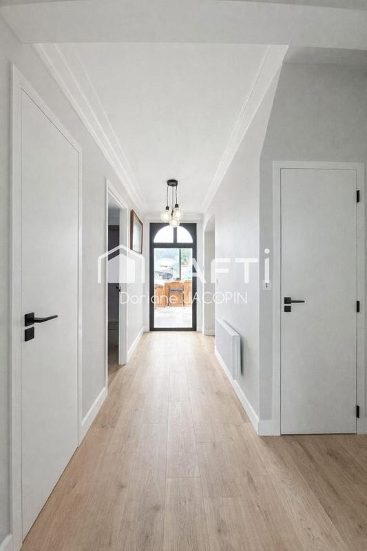 Maison - 113 m² - 7 pièces