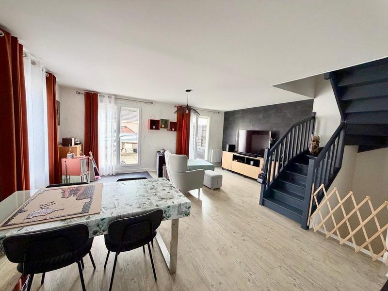 Appartement - 95 m² - 4 pièces