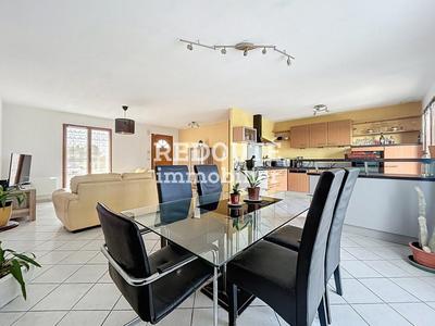 Maison - 86 m² - 5 pièces