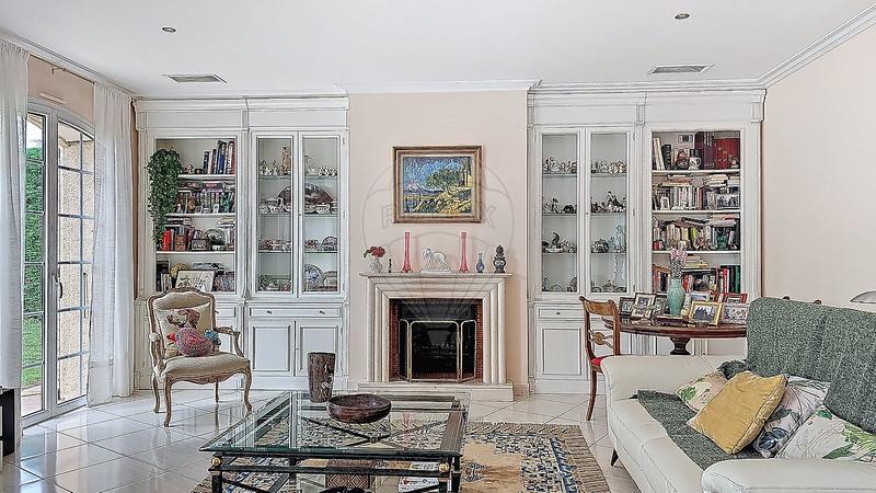 Villa - 310 m² - 8 pièces