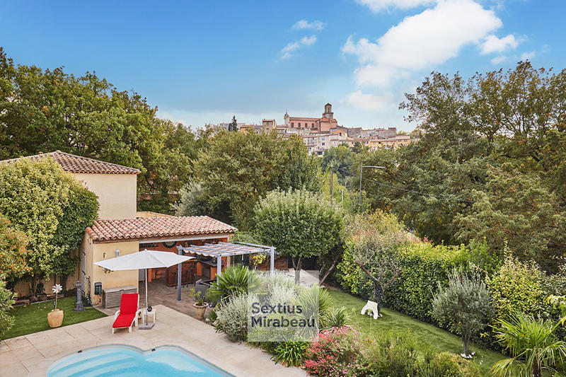 Maison - 200 m² - 6 pièces