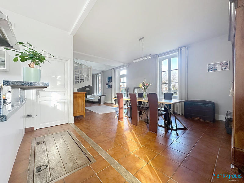Maison ancienne - 177 m² - 6 pièces