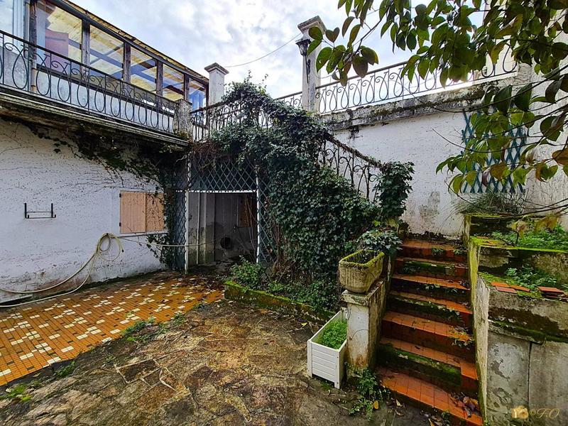 Maison de maîtres - 330 m² - 14 pièces