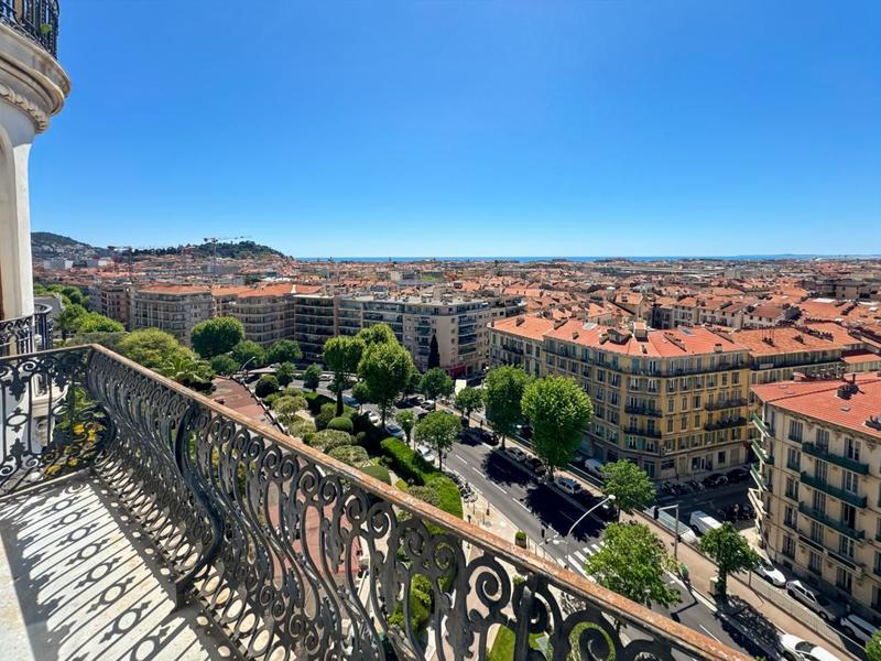 Appartement - 242 m² - 4 pièces