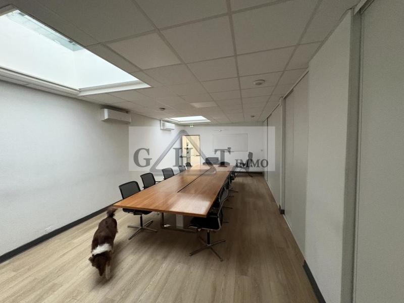 Bureau - 300 m²