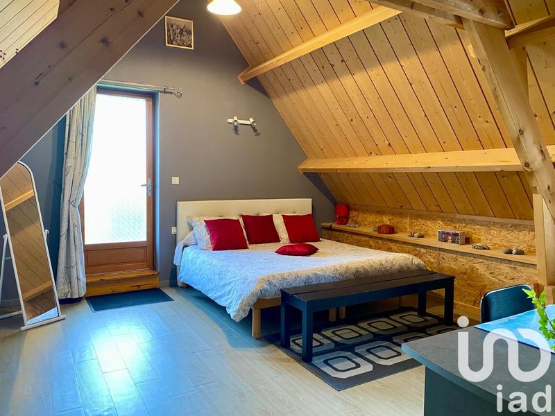 Maison - 250 m² - 9 pièces