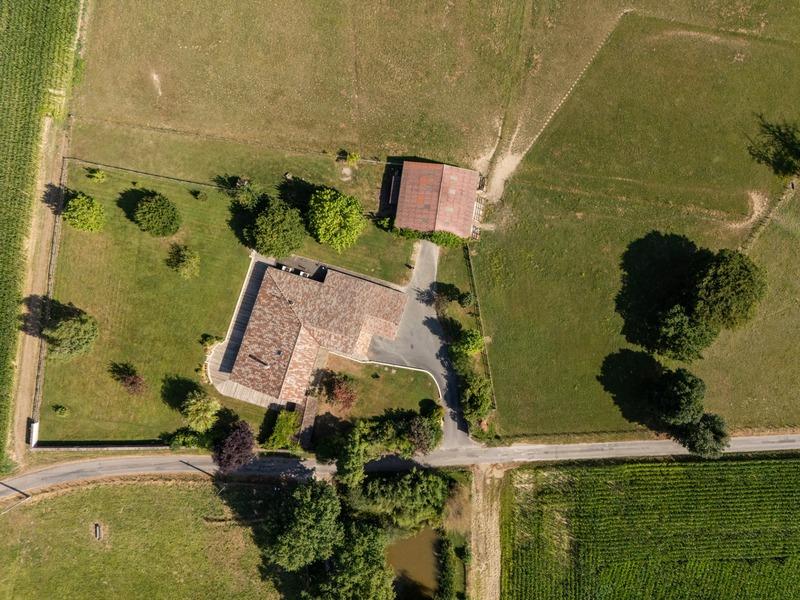 Haras - 352 m² - 8 pièces