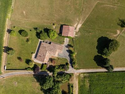 Haras - 352 m² - 8 pièces