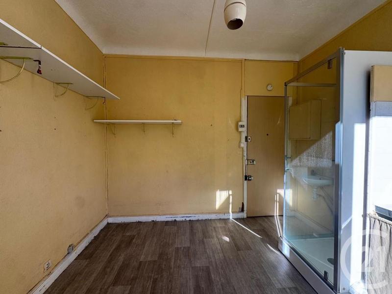 Studio - 10 m² - 1 pièce