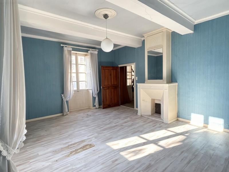 Maison - 250 m² - 7 pièces