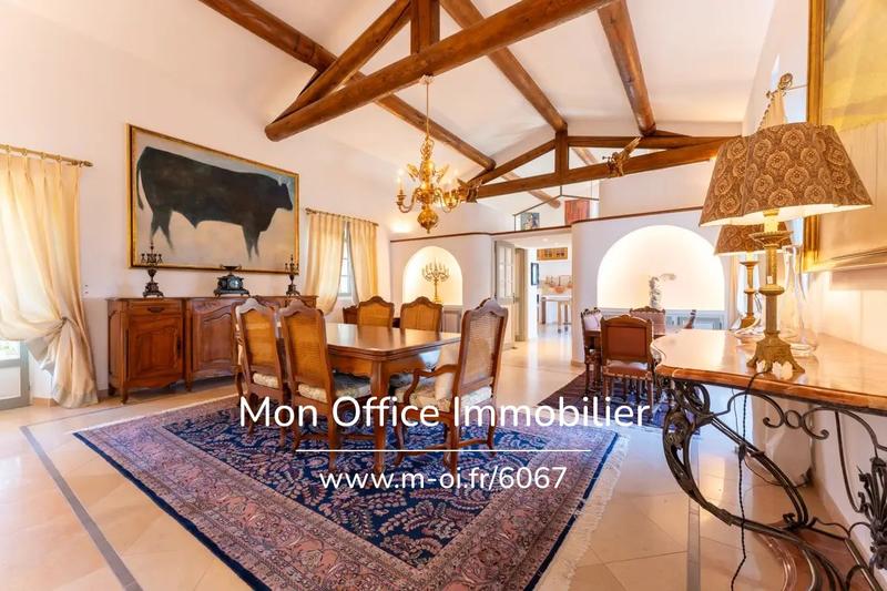 Propriété - 426 m² - 12 pièces