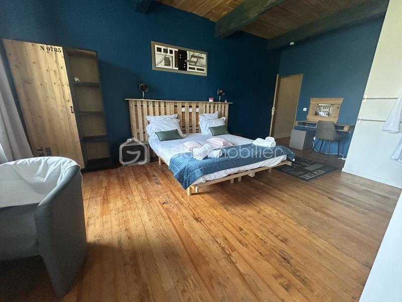 Moulin - 897 m² - 16 pièces