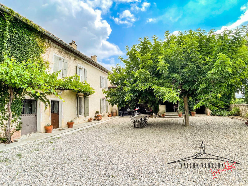 Mas - 216 m² - 7 pièces