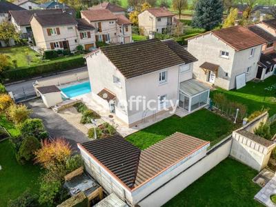 Pavillon - 120 m² - 7 pièces