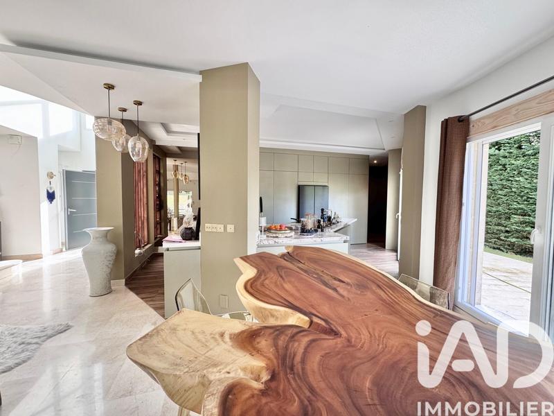 Maison - 361 m² - 10 pièces