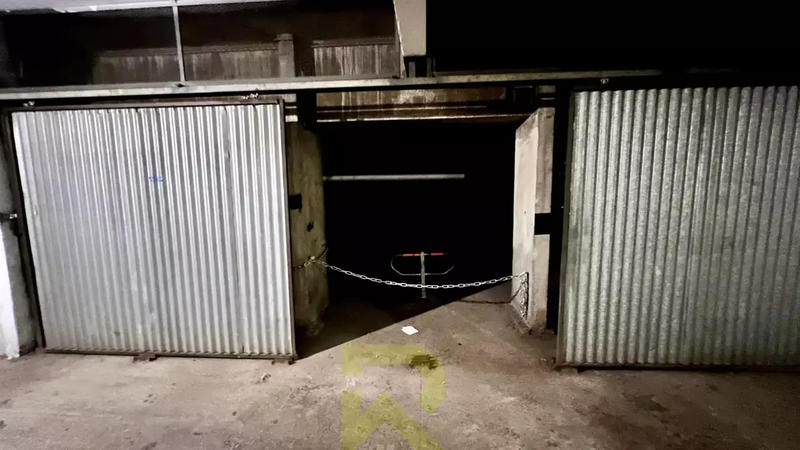 Parking / Garage - 12 m²