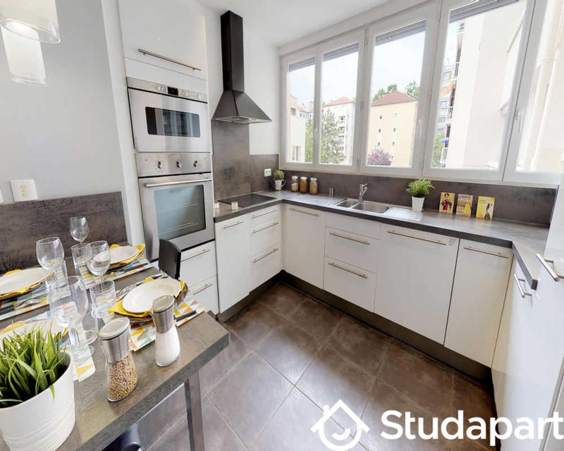 Chambre - 70 m² - 1 pièce