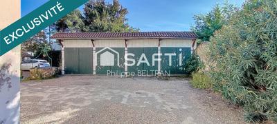 Maison - 260 m² - 10 pièces