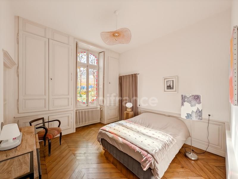 Appartement bourgeois - 161 m² - 5 pièces