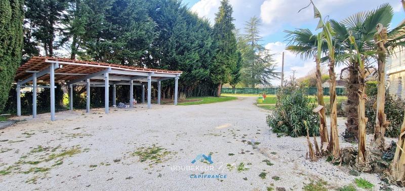 Maison - 252 m² - 8 pièces