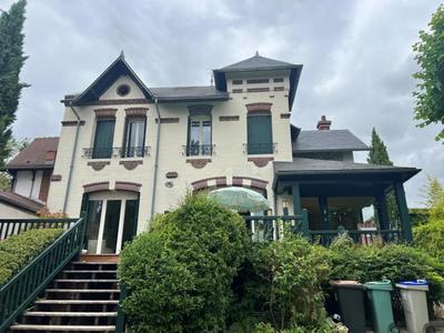 Maison de maîtres - 141 m² - 6 pièces