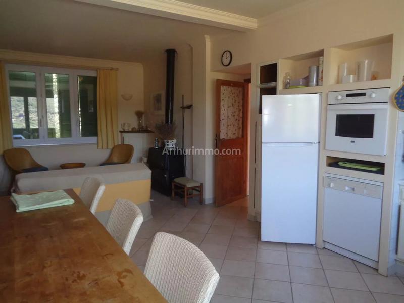 Maison - 240 m² - 10 pièces