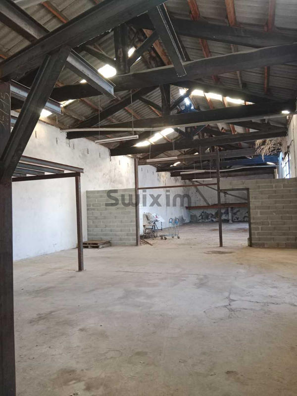 Local commercial - 313 m²