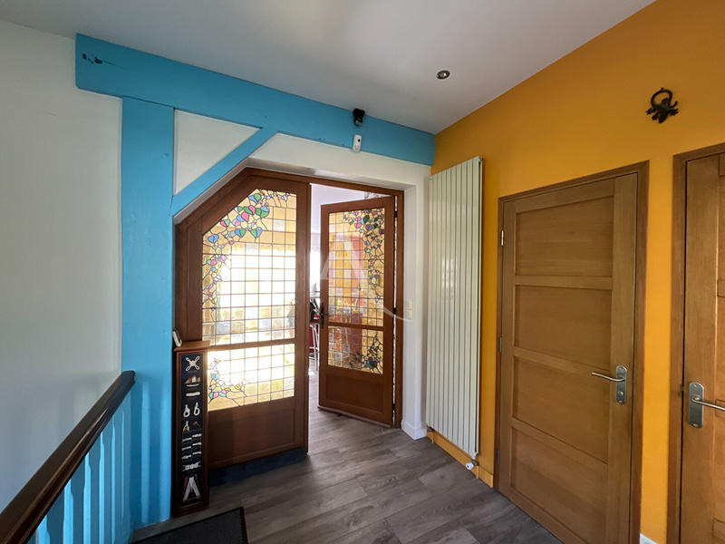 Maison - 180 m² - 8 pièces