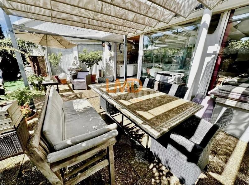 Maison d'architecte - 405 m² - 8 pièces