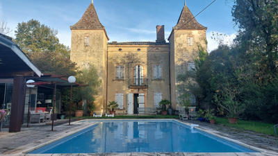 Château - 390 m² - 12 pièces