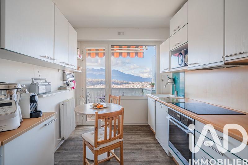 Appartement - 94 m² - 3 pièces