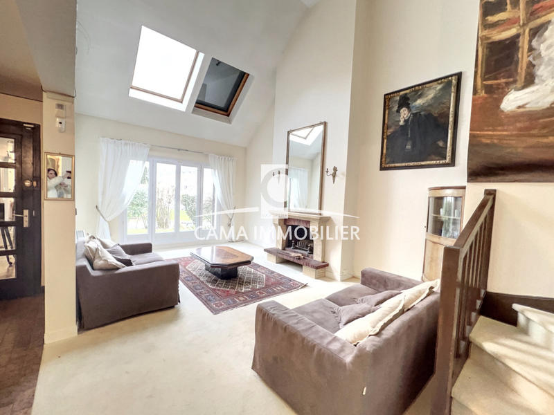 Maison - 196 m² - 7 pièces