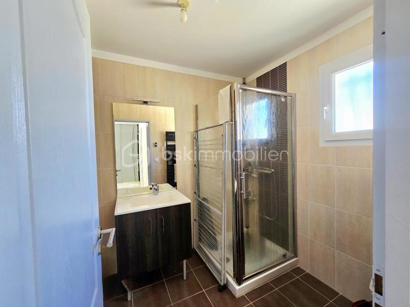 Maison - 99 m² - 5 pièces